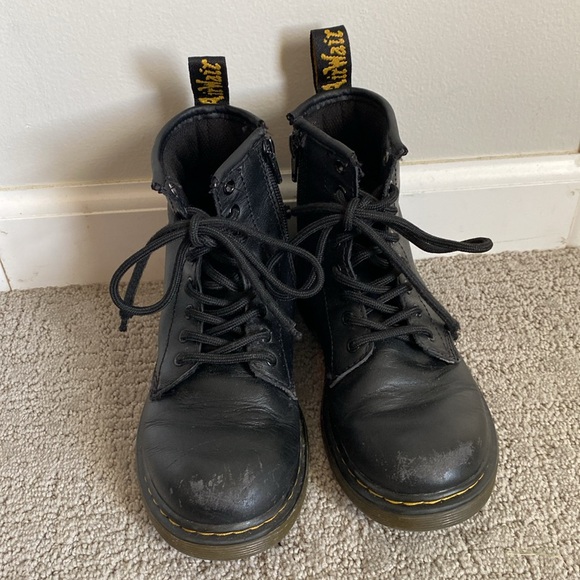 Dr. Martens black zip up combat boot big girl size 1 - Picture 4 of 9